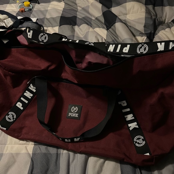 Victoria Secret travel bag, used once - Picture 5 of 7